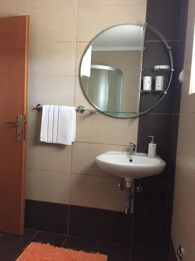 Apartments Kukuruzovic Vrh  0*, Vrh (Krk) Croatie